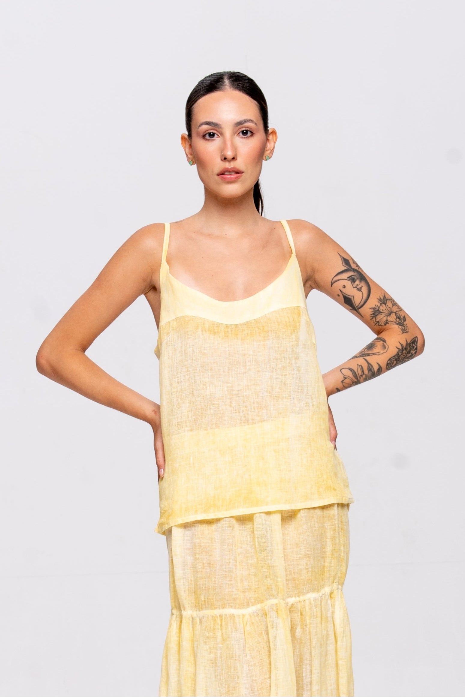 Regata Brigite Gaze de Linho Amarelo